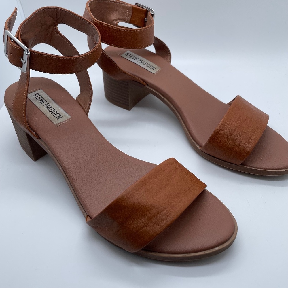 Steve Madden April Sandal Smooth Leather Upper two strap design.  Size 8.5